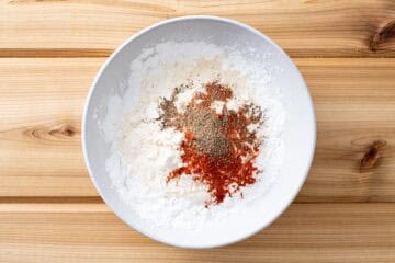 cassava flour with spices in bowl