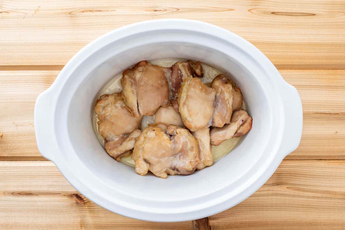chicken thighs baked in ceramic pot